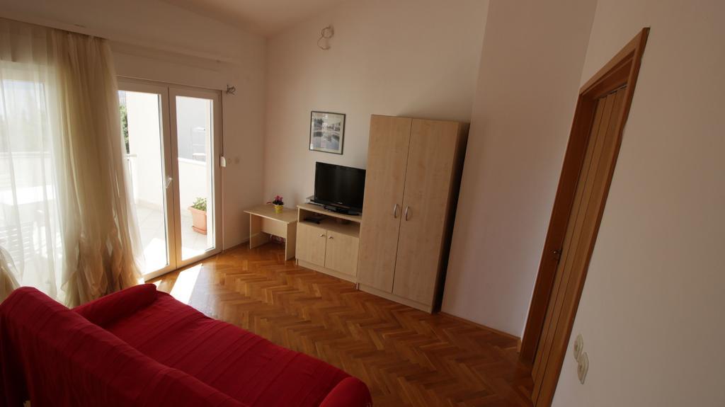 Apartments Ivka Omiš Zimmer foto