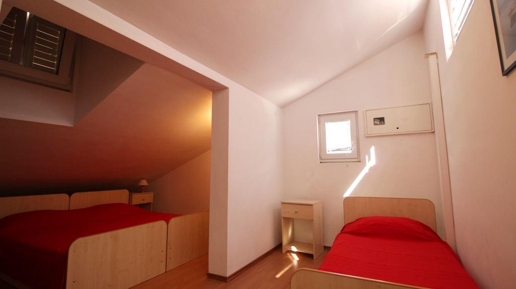 Apartments Ivka Omiš Zimmer foto