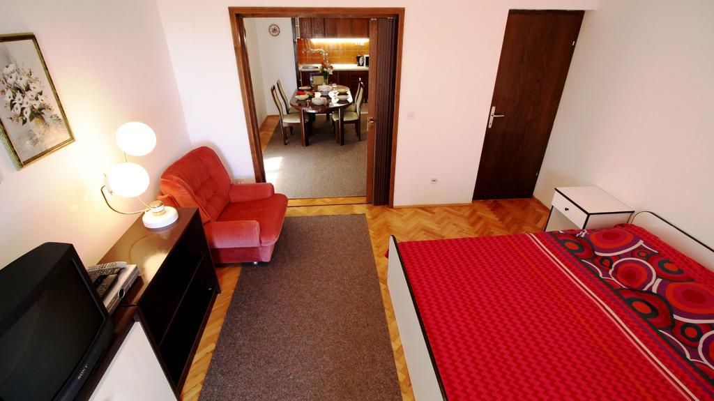 Apartments Ivka Omiš Zimmer foto